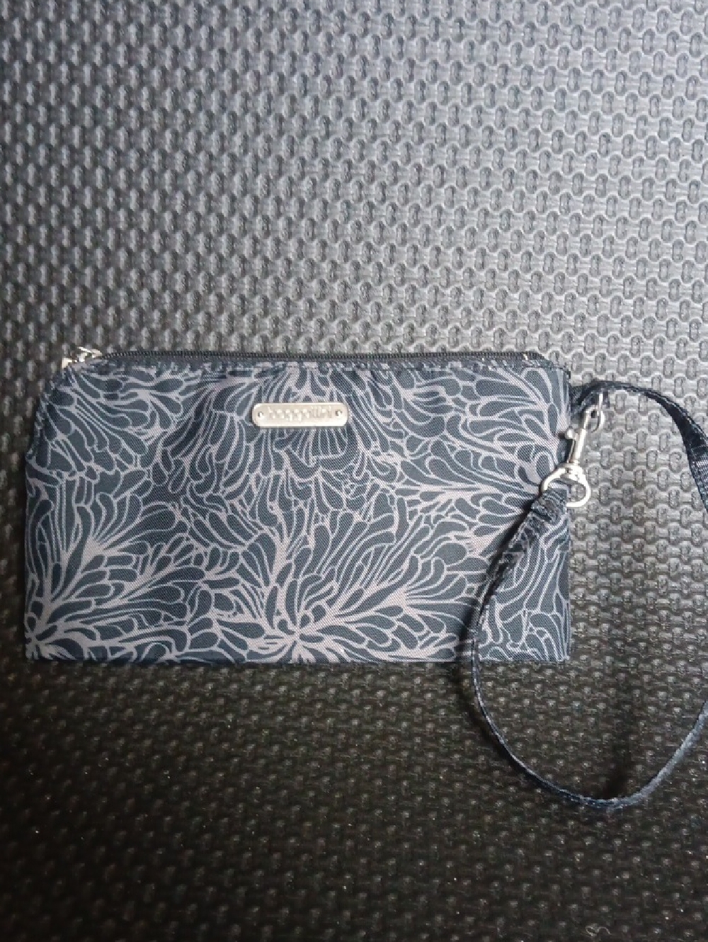Baggallini Black and Gray Floral Wristlet Clutch